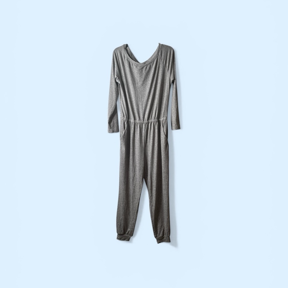 Women’s Grey Long-Sleeve Relaxed Jumpsuit - Picture 3 of 4